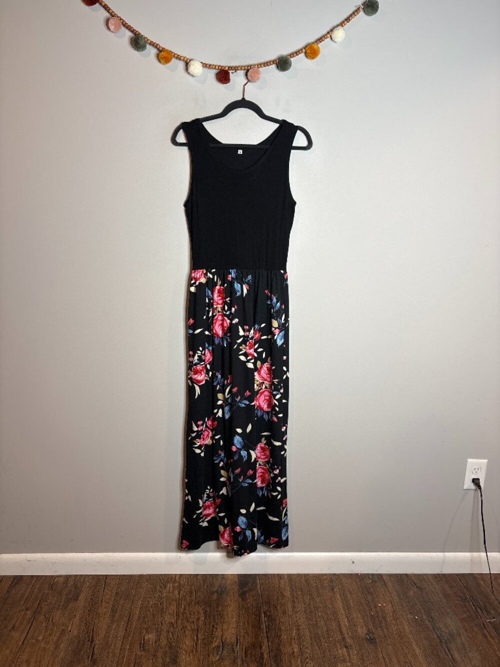 🔆 Amazon black and floral maxi dress